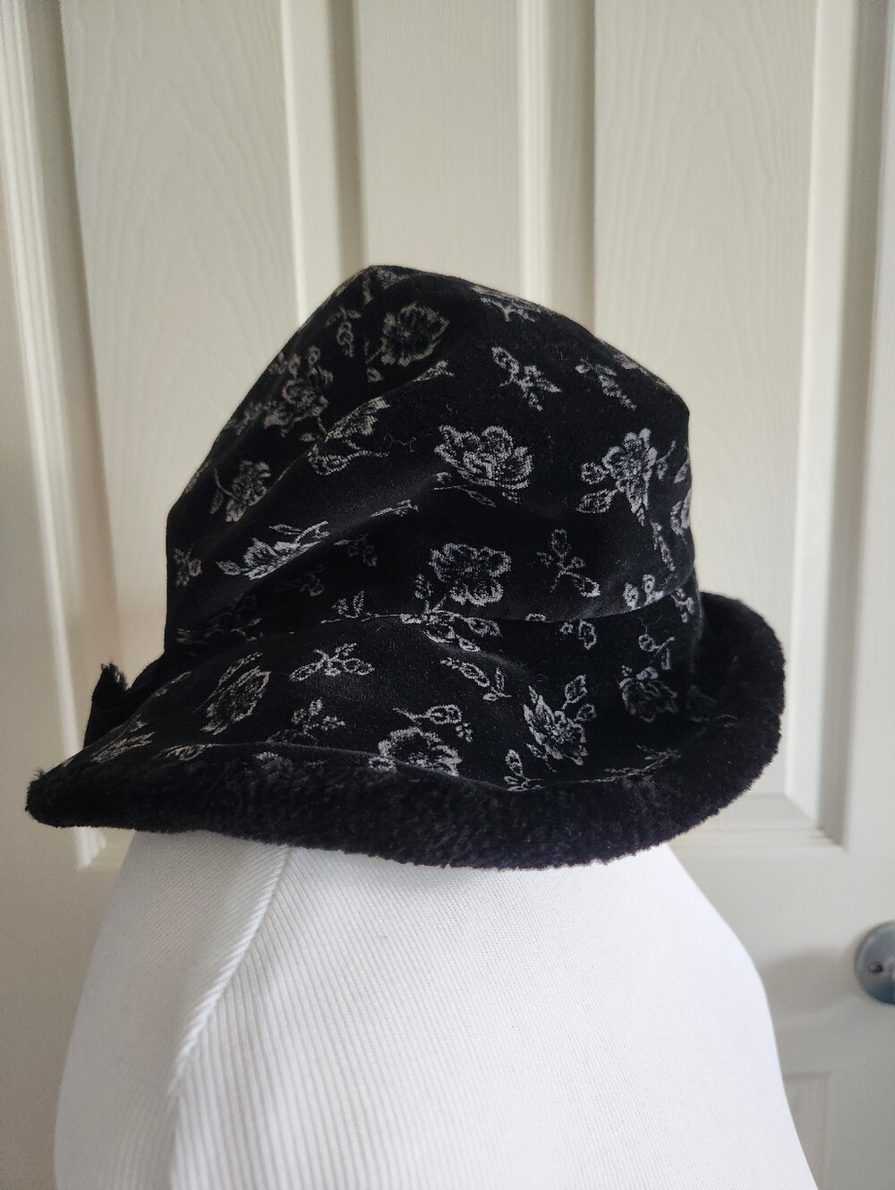 Vintage 90's GAP Velour Bucket Hat with Faux Fur Trim